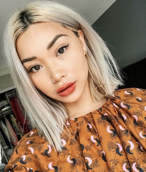 Brown Skin Blonde Hair, Neutral Blonde Hair, Blonde Asian Hair, Corte Chanel, Short Platinum Blonde Hair, Hair Asian, Blonde Asian, Neutral Blonde, Ash Brown Hair