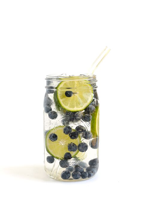 Healthy Smooties, Lime Blueberry, Lime Infused Water, Blueberry Water, Cucumber Detox Water, Lime Water, Cucumber Water, Infused Water Recipes, Fruit Infused Water