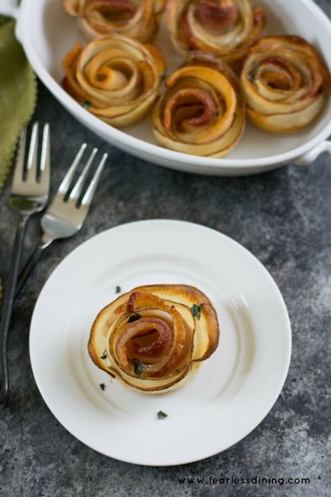 Bacon Roses, Easy Roasted Potatoes, Gf Dinner, Potato Bacon, Roasted Potato, How To Make Bacon, Rose Recipes, Muffin Tin Recipes, Crispy Potatoes