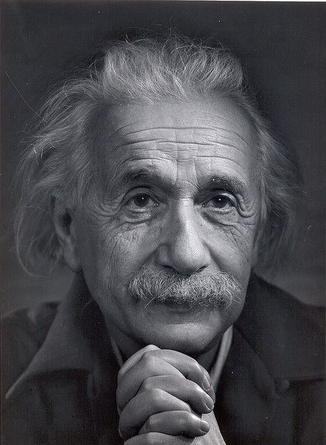 Albert Einstein - For someone who didn't always do well in school..... Speed Art Museum, Yousuf Karsh, 얼굴 드로잉, Robert Mapplethorpe, 얼굴 그리기, Celebrity Portraits, Foto Vintage, Foto Art, Black And White Portraits