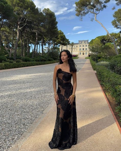 Kristin Cabatingan (@kristincabat) • Instagram photos and videos فستان زهري, Black Floral Dress, No Thanks, French Chateau, Yes Or No, Rose Dress, Floral Dress Black, V Neck Dress, Web Site