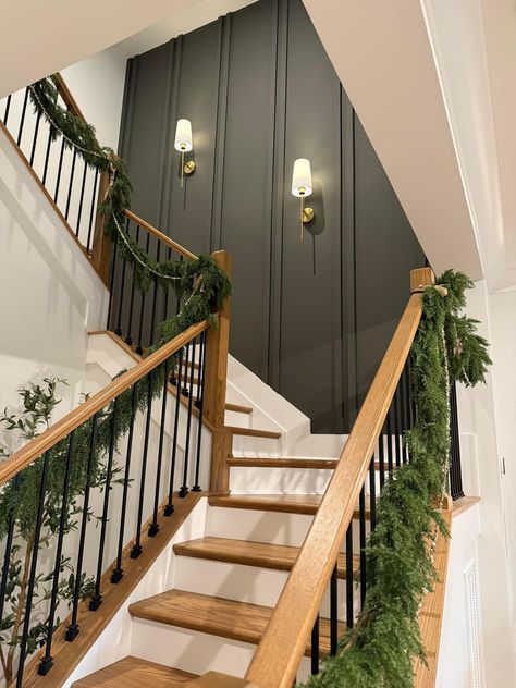 Accent Staircase Wall, Top Of Stairs Decor, Stairway Decor Ideas, Split Foyer Entry, Staircase Accent Wall, Stairwell Accent Wall, Stairway Makeover, Staircase Lighting Ideas, Stairwell Wall