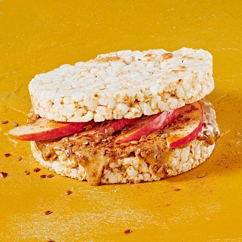 Rice Cake Snackwich Dash Diet Snacks, Strawberry Yogurt Parfait, Rice Cake Snacks, Heart Healthy Snacks, High Fiber Snacks, Quick Sandwiches, Fiber Snacks, Cake Apple, Veggie Chips