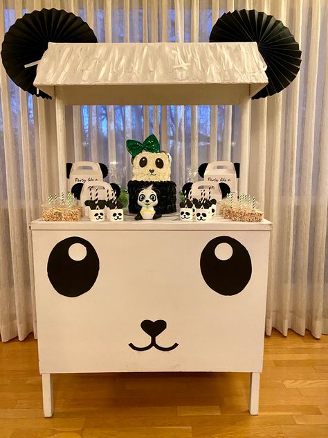 Panda Candy Cart Panda Treats, Panda Party Centerpieces, Panda Theme Decoration, Panda Birthday Decor, Panda Candy, Panda Birthday Party, Candy Cart, Panda Birthday, Toy Chest