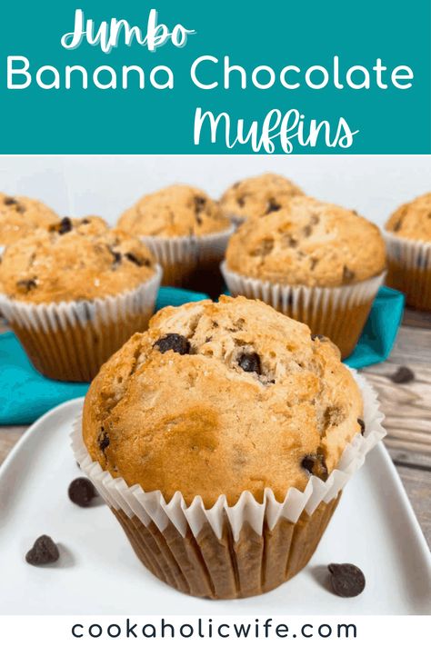 Jumbo Muffin Recipes, Banana Chocolate Muffins, Desserts Board, Brunch Muffins, Bakery Muffins, Muffins Breakfast, Chocolate Banana Cake, Healthy Banana Muffins, Jumbo Muffins