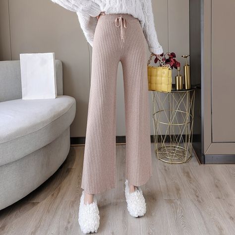 Flair Pants, Pants Drawing, Drawing Minimalist, Ladies Trousers, Knit Wear, Warm Pants, Womens Wide Leg Pants, Pants Elastic Waist, Winter Pants