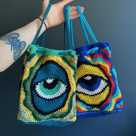 Freeform Crochet Bag, Crochet Eye Pattern, Surface Crochet Ideas, Crochet Gift Ideas For Boyfriend, Monochromatic Crochet, Trippy Crochet, Crochet Scrap Yarn Projects, Punk Crochet, Funky Crochet