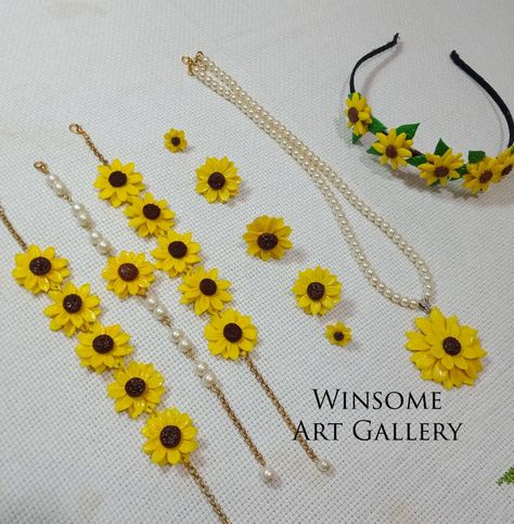 Air Dry Clay Bracelet, Clay Sunflower, Mood Board Fashion Inspiration, Flower Jewelry Designs, Quilled Earrings, Wedding Flower Jewelry, New Kurti Designs, Jewellery Design Sketches, Bead Charms Diy