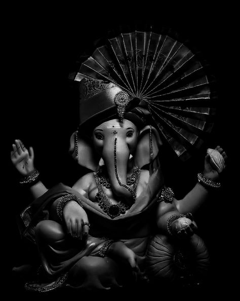 Ganpati Black And White, Ganpati Bappa Wallpapers Black And White, Ganesh Black And White, Ganpati Photo, Charcoal Ideas, Ganesha Images, Ganpati Photo Hd, Historical Sculptures, God Of Wisdom