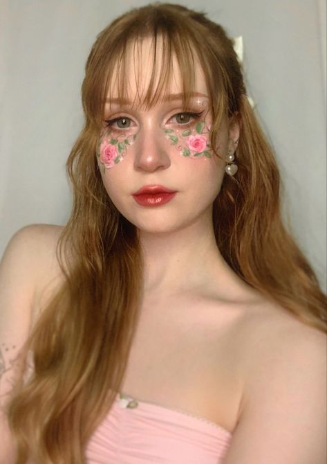 Rose makeup, flower makeup, floral makeup look, face paint ideas, pretty makeup, fun makeup, brown eyeshadow, eyeliner, ethereal makeup, Princess makeup, fairy makeup, red hair, bangs, red lips, lipgloss, selfie inspo, self portrait inspiration Brown Eyeshadow Eyeliner, Makeup Brown Eyeshadow, Makeup Red Hair, Red Hair Bangs, Roses Makeup, Makeup Brown, Face Paint Ideas, Floral Makeup, Princess Makeup