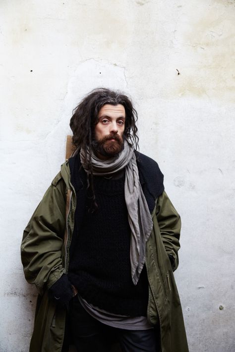 Much like his work, a conversation with Belgian fashion designer Jan-Jan van Essche is more about what it evokes rather than its tangible components. Homeless Outfit, Homeless Fashion, Minimalist Workwear, Belgian Fashion, Winter Lookbook, Monochrome Fashion, Hobo Style, Sharp Dressed Man, House Fire