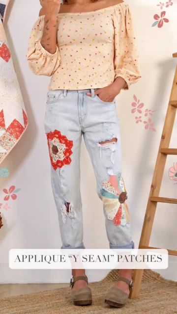 Applique On Denim, Jeans Embellishment Ideas, Patch Jeans Diy, Appliqué Jeans, Ingenue Natural, Altered Jeans, Quilters Candy, Jean Patches, Denim Applique