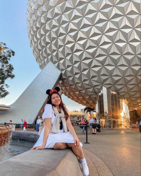 Epcot, Disney World. Epcot Picture Inspo Epcot Pictures, Disney World Instagram Pictures, Epcot Picture Ideas, Epcot Photo Ideas, Epcot Outfit, Jennifer Lee, Disney Photo Ideas, Disney Pics, Disney World Epcot