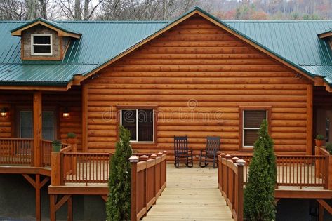 Cabin With Green Metal Roof, Log Home Green Metal Roof, Green Tin Roof Exterior Colors, Green Tin Roof, Small Cabin Ideas, Wood Roof Shingles, Brown Roofs, Green Roof House, Log Cabin Exterior