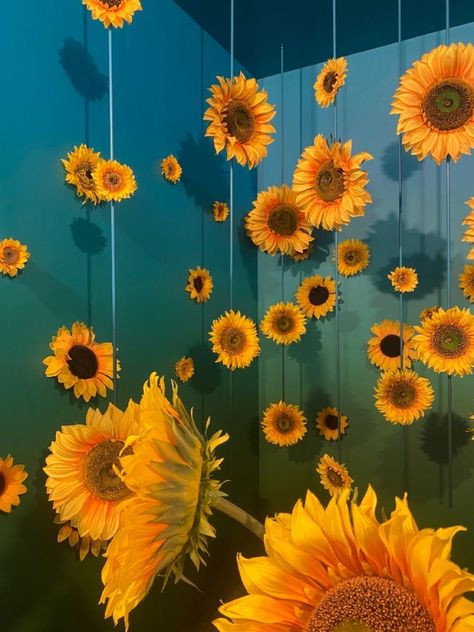 معرض فني, Van Gogh Gifts, Starry Night Wedding, Van Gogh Sunflowers, Prom Theme, Arte Van Gogh, Themes Photo, Paper Background Texture, Starry Night Van Gogh