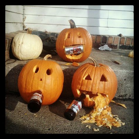 Halloween, Drunken jack-o-lanterns, pumpkins Beer Pumpkin Carving, Drunk Pumpkin, Pirate Pumpkin, Pumpkin Guts, Pumpkin Carving Kits, Pumkin Carving, Fall Pumpkin Crafts, Pumpkin Contest, Pumpkin Carvings