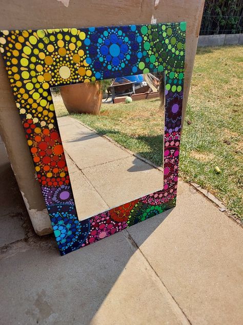 Mandala Inspiration, Painting Stuff, Mirror Mosaic, Square Mirror, Square Canvas, Small Mirrors, Dot Art, Glue Gun, Dots Art