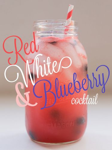 4th of July Desserts — 4th of July Cupcakes - Country Living Blue Drinks Non Alcoholic, Red White And Blue Drinks, 4th Desserts, Drinks Non Alcoholic, July Cocktails, Blueberry Cocktail, Night Fireworks, 4th Of July Cocktails, Watermelon Drink