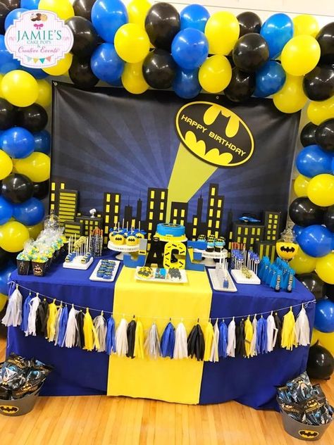 Batman Birthday Party Ideas, Batman Theme Party, Batman Party Decorations, Cake Lego, Batman Themed Birthday Party, Lego Batman Birthday, Batman Birthday Cakes, Batman Decor, Batman Birthday Party