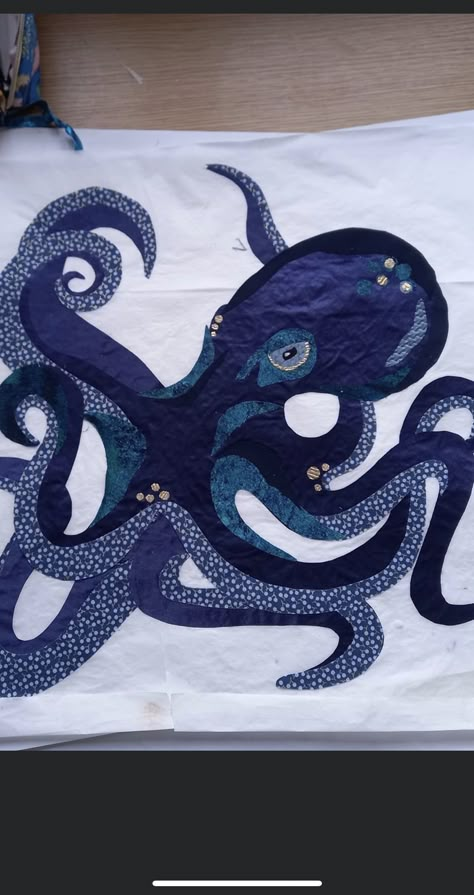 Jellyfish Quilt, Octopus Quilt Ideas, Shark Quilts Ideas, Octopus Applique, Fabric Octopus Pattern, Exhausted Octopus Sea Glass Quilt, Shark Quilt, Charity Work Ideas, Hand Stitching Techniques