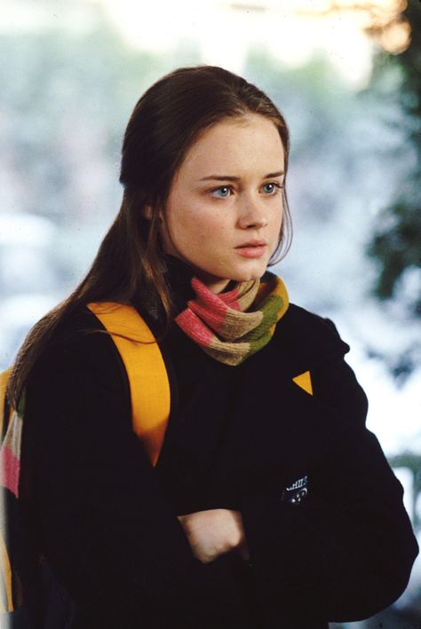 Happy National Stress Awareness Day! Which of these stressed out TV character are you? Rory Gilmore Style, Gilmore Girls Fashion, Rory And Jess, Gilmore Girls Outfits, Gilmore Girl, Alexis Bledel, Lauren Graham, Lorelai Gilmore, I Love Cinema