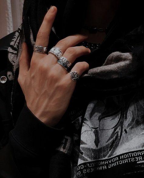 Rings For Guys Aesthetic, Veiny Hands Guys Rings, Gay Rings Aesthetic, Hands With Rings, Hand Veins, Hot Hands, Home Studio Setup, Hand Rings, Edgy Jewelry