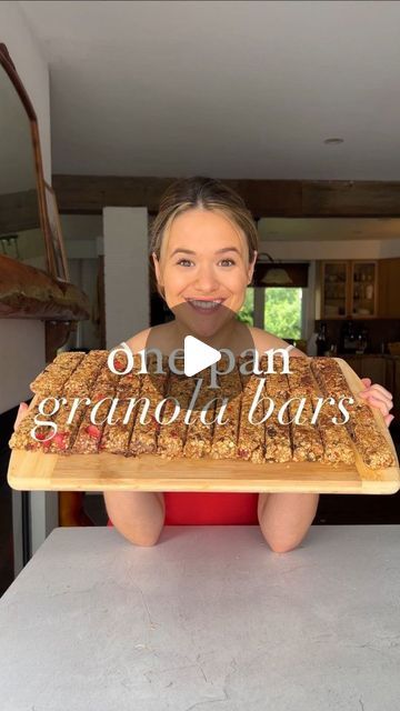 Homemade Chewy Granola Bars, Strawberry Granola Bars, Chewy Granola Bars Homemade, Carleigh Bodrug, Vegan Granola Bars, Homemade Granola Bars Healthy, Low Sugar Granola, Chocolate Granola Bars, Smooth Peanut Butter