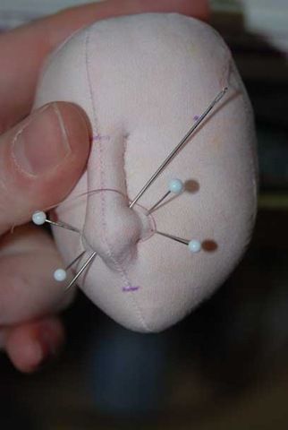 Needle sculpting tutorial Doll Nose, Needle Sculpting, Sculpting Face, Face Tutorial, Sculpting Tutorials, Soft Sculpture Dolls, Sculpted Doll, Art Dolls Cloth, Spirit Dolls