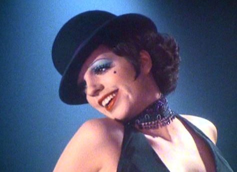 Liza Minnelli Sally Bowles Liza Minnelli, Cabaret Movie, Sally Bowles, Joel Grey, 70s Makeup, Bob Fosse, American Bandstand, Liza Minnelli, Louise Brooks