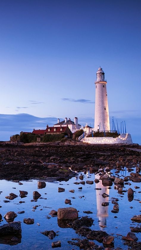 Lighthouse Photos, Lighthouse Pictures, Beautiful Lighthouse, Saint Marys, Beacon Of Light, Saint Mary, Light Of The World, Light House, Tuscany Italy