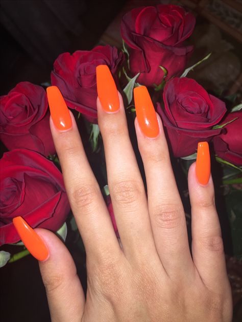 My long coffin bright orange nails Orange Square Nails, Bright Gel Nails, Acrylic Nails Square, Bright Orange Nails, Orange Acrylic Nails, Bright Nail Designs, Neon Nail Designs, Orange Nail Designs, Nails Yellow