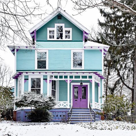 Mint and Purple from TheFrontDoorProject on Instagram Interesting Exterior House Colors, Victorian Paint Colors, Victorian House Colors, Best Front Door Colors, Interesting Houses, House Colour, Best Front Doors, Orange Door, Paint Your House