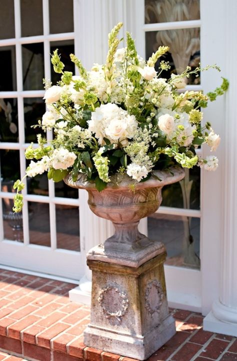 Gorgeous florals in urns! Wedding Ceremony Flower Arrangements, Urn Arrangements, Altar Arrangements, Church Altar, Garden Urns, Summer Wedding Outdoor, Church Flowers, Wedding Ceremony Flowers, Arrangement Ideas