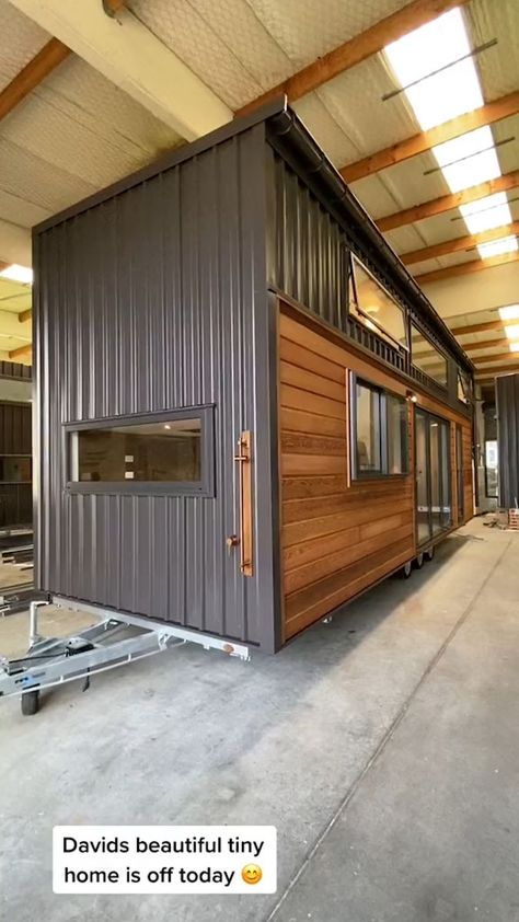 Build A Tiny House On Wheels, Tony House On Wheels, Tiny Home On Wheels Floor Plans, Tiny House On Wheels Floor Plans, Japanese Style Tiny House, Tiny Homes On Wheels, Plywood House, Tiny Mobile House, Tiny House Big Living