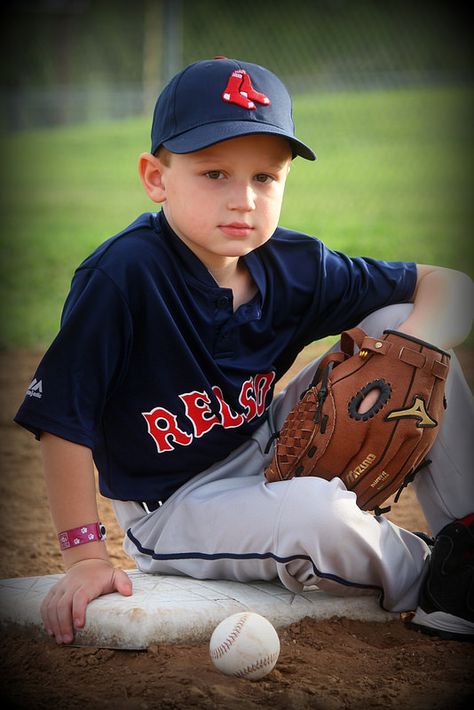 Youth Baseball Photography Ideas Baseball Team Pictures, Softball Photography, Softball Photos, Independent Day, Baseball Photography, Little League Baseball, Sport Portraits, Softball Pictures, Team Photography