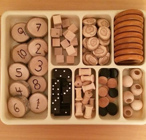 Math tray Maths Provocations Eyfs, Early Years Maths Area, Numeracy Provocations, Curiosity Approach Maths Area, Reggio Inspired Maths Area, Maths Eyfs, Reggio Emilia Classroom, Early Years Maths, Curiosity Approach