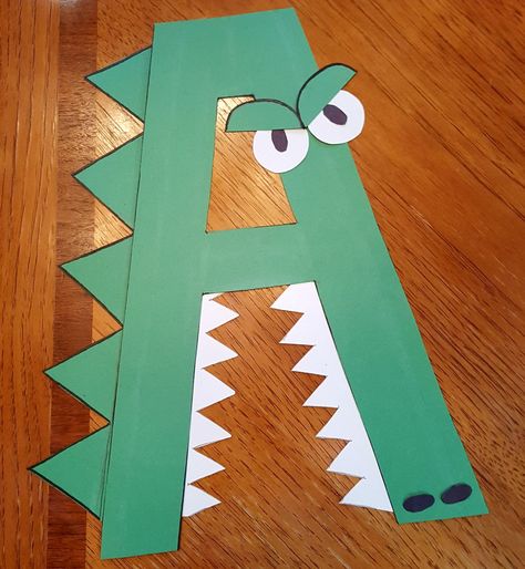 A Alligator Craft, Alligator Craft, Teach Kids To Draw, Alligator Crafts, A Alligator, Alphabet Crafts Preschool, Construction Paper Crafts, Frog Crafts, Alphabet Templates