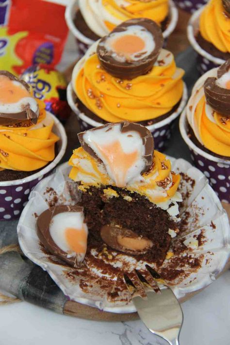 Sweet Buttercream Frosting, Egg Cupcake, Sponge Cupcakes, Taming Twins, Chocolate Easter Cake, Sponge Recipe, Egg Cupcakes, Cake Easter, Janes Patisserie