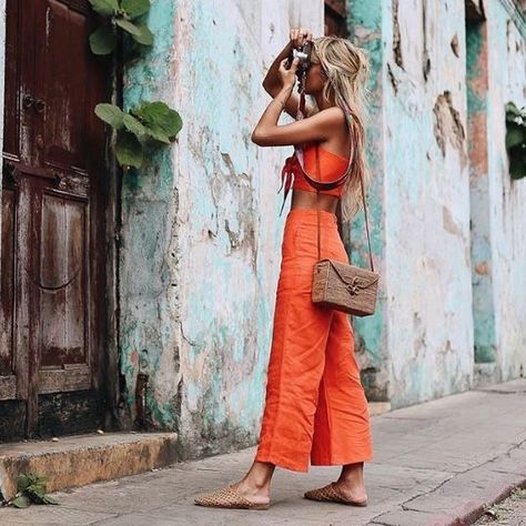 Casual chic two piece pant outfit with cute straw handbag. Ootd Idea, Summer Ootd, Summer Outfit Inspiration, Endless Summer, Linen Clothes, Spring Summer Outfits, Outfits Casuales, Travel Outfit, Cute Fashion