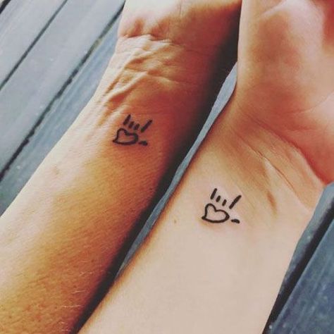 Cool Female Tattoos, Matching Mother Daughter Tattoos, Tattoos For Women Cute, Mom Daughter Tattoos, Tattoos Matching, Tattoo Schrift, Female Tattoos, Tattoos For Girls, Meaningful Tattoo