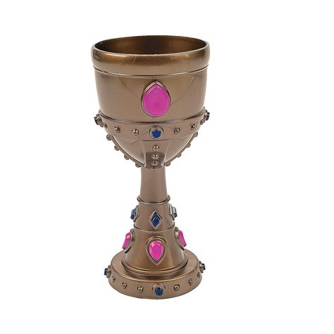 Molded Crown Goblets - OrientalTrading.com  One on each table with chocolate coins/candy and mardi gras beads overflowing Knight Birthday Party, Braves Party, Knight Party, Medieval Party, Pirate Halloween Costumes, Royal Party, Disney Brave, Pirate Halloween, Dragon Party