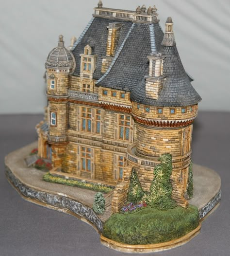 Dark Academia Bloxburg, Manor Layout, Mini Castle, Model Castle, Waddesdon Manor, Castle Plans, Castle Exterior, Sublimation Ideas Projects Inspiration, Sims Builds