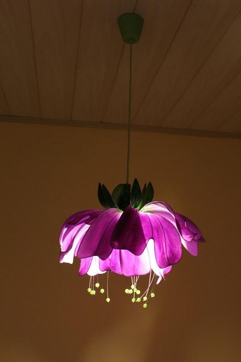 Hanging Flower Lights, Whimsical Pendant Light, Light Shades Ceiling Bedroom Aesthetic, Hanging Flower Lamp, Diy Flower Light Fixture, Flower Ceiling Lamp, Flower Lamp Diy, Flower Light Fixture, Lamp Shade Art