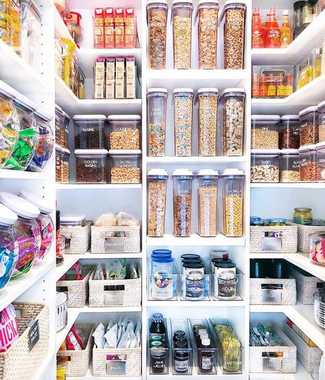 Inside The Home Edit’s Pantry Makeover for Khloe Kardashian Glamourous Bedroom, Organized Pantry, Pantry Makeover, Small Pantry, Kitchen Pantry Storage, Kitchen Organization Pantry, Stickers Design, Kitchen Pantry Design, The Home Edit