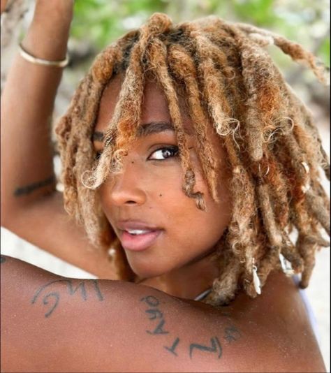 P i n♡︎ : maddiepostedthatシ Loc Styles For Older Women, Free Form Locs Women, Platinum Locs, Dreads Black Women, 2023 Energy, Loc Colors, Female Dreads, Loc Nation, Thick Locs