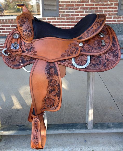 Reining Saddle, Barrel Racing Tack Rodeo, Bling Horse Tack, Horse Reining, Roping Saddles, Western Horse Saddles, Reining Horses, Barrel Racing Tack, Custom Saddle