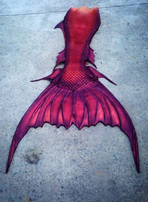 Beautiful in red! Purple And Red Mermaid Tail, Black And Red Mermaid Tail, Red Merman Tail, Red Mermaid Tail Aesthetic, Mermaid Tail Aesthetic, Red Mermaid Tail, Siren Oc, Dr Mundo, Pink Mermaid Tail