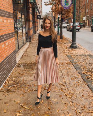 Check out this look I found on LIKEtoKNOW.it http://liketk.it/2yVKf  Download the LIKEtoKNOW.it app to see! Top And Skirts Outfit, Pink Accordion Skirt Outfit, Tops For Black Skirt, Accordion Pleated Skirt Outfit, Accordion Skirt Outfit Winter, Winter Pink Skirt Outfit, Black Top Pink Skirt, Tops For Pleated Skirts, Pleated Pink Skirt Outfit