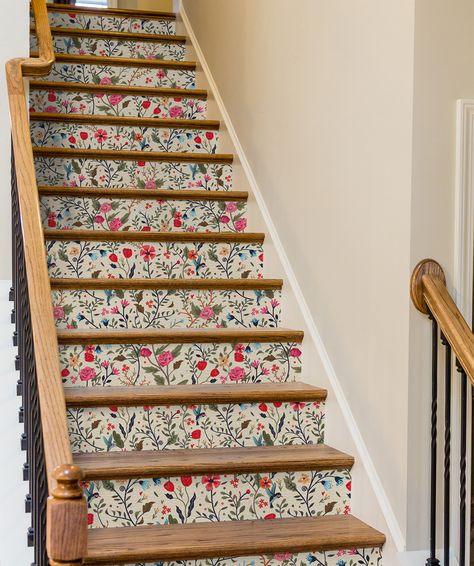 Colorful Wallpaper Home Decor, Inside Stairs Ideas Small Houses, Wallpaper Upstairs Landing, Wallpaper Steps Stairways, Basement Landing Ideas Stairways, Stair Riser Wallpaper, Stairs With Wallpaper Risers, Bedroom Inspo Wallpaper, Wallpaper On Stair Risers