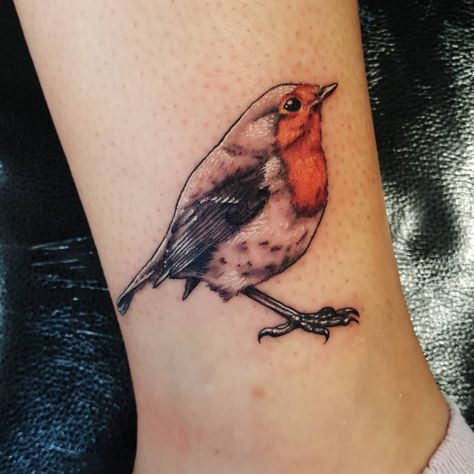 Kat Morgan Bentley on Instagram: “Little robin on ankle for Emily! Black and grey with a little pop of colour. . . . . . . . #robin #robintattoo #birdtattoo #girlytattoo…” Robin Tattoo, Emily Black, Girly Tattoos, Birds Tattoo, Body Mods, Bentley, Color Pop, Black And Grey, Tattoos